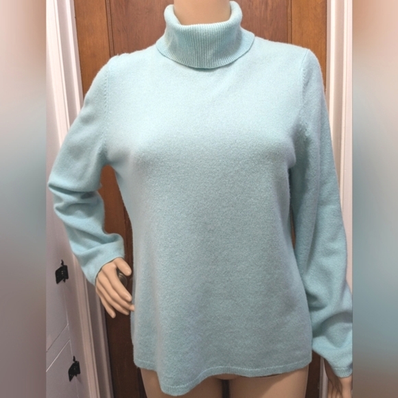 Cashmere Blue Turtle Neck Large - Picture 2 of 9